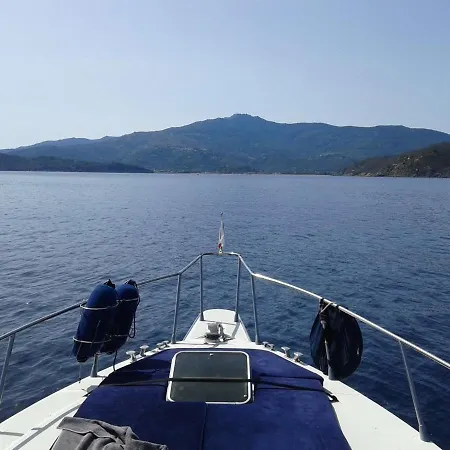 Charter Boat And Breakfast 圣雷默