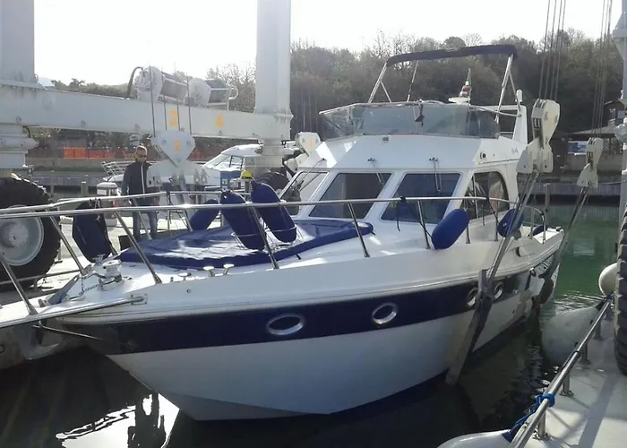 Charter Boat And Breakfast 圣雷默