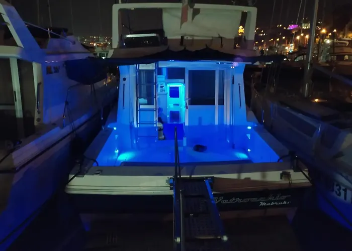 船屋 Charter Boat And Breakfast