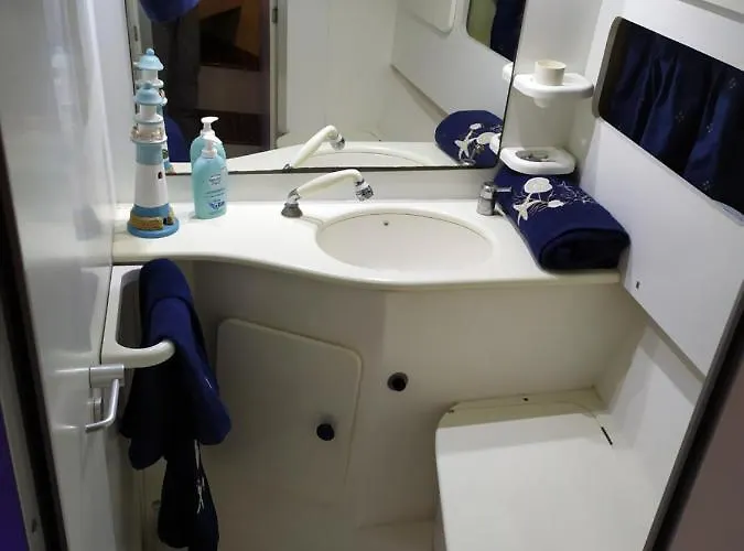 Charter Boat And Breakfast 船屋 圣雷默