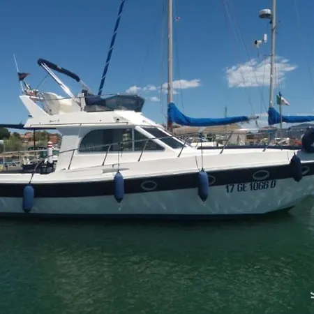 Botel Charter Boat And Breakfast Sanremo